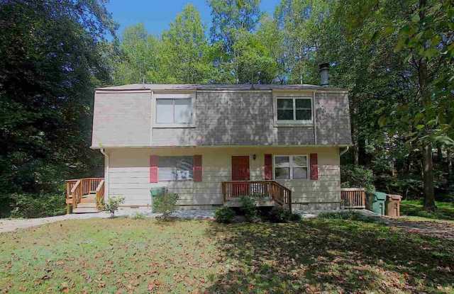 Cozy Duplex in Cary w/ Fenced in Yard! - 629 Branniff Drive, Cary, NC 27513