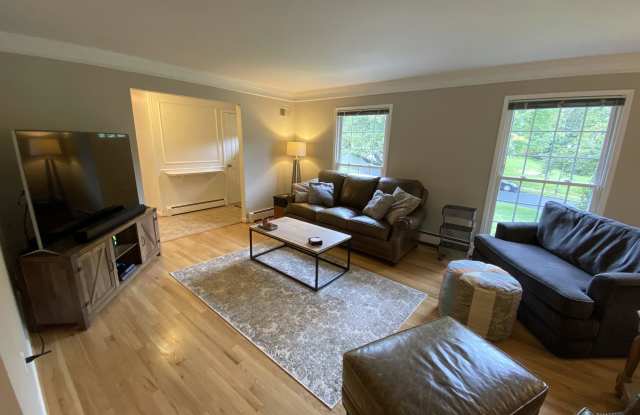 1738 Killarney Court Gallery 4