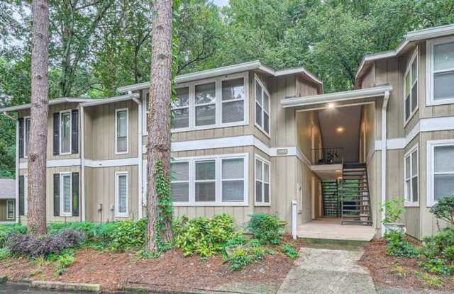 Renovated Condo Available in Sandy Springs! - 5143 Roswell Road, Sandy Springs, GA 30342