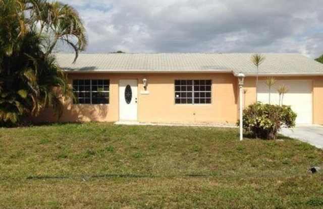 925 SE Albatross Avenue photos photos