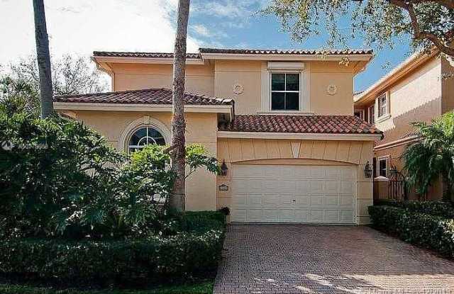 1060 Waterside Ln - 1060 Waterside Lane, Hollywood, FL 33019