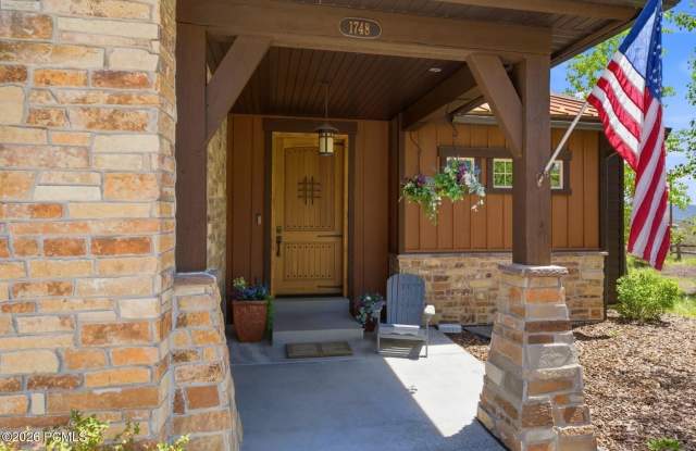 1748 E Longview Drive Gallery 2