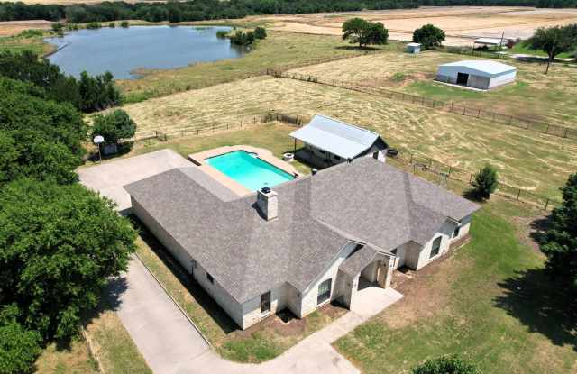 5 Bed 4 Bath in Pilot Point photos photos