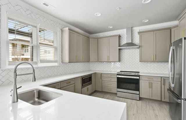 Rock Creek at Ballantyne Commons photos photos