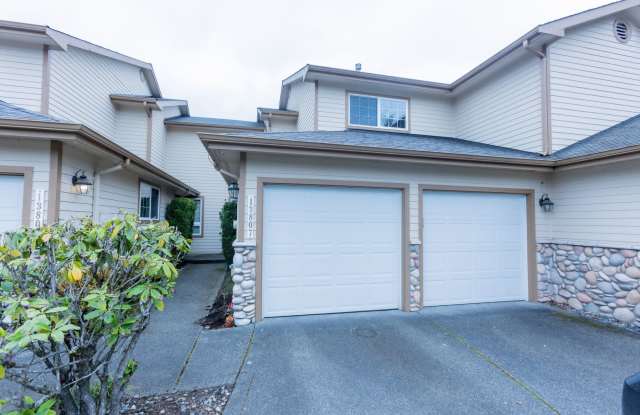 Beautiful 2 Bed 2.5 Bath Townhome in Kent photos photos