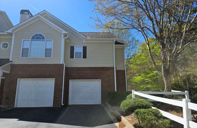 Rare 2 bed 2 bath condo with 1 car garage located in Smyrna photos photos