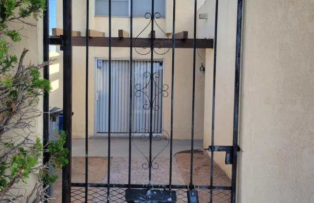 10401 ASHWOOD Drive Gallery 3