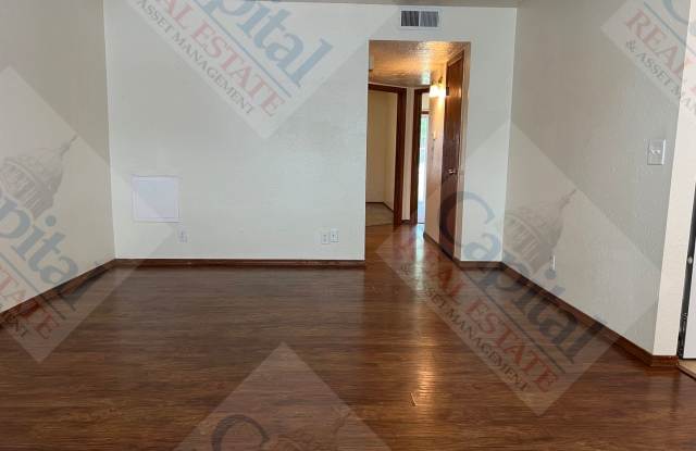 Charming 2 bedroom Gallery 4