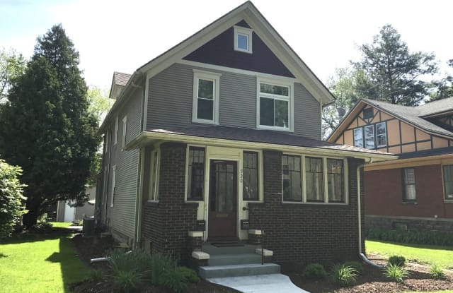 920 S 4th Street - 920 South 4th Street, St. Charles, IL 60174