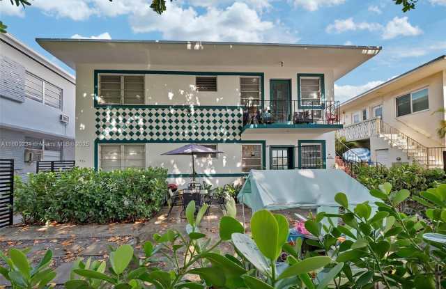 934 Meridian Ave photos photos