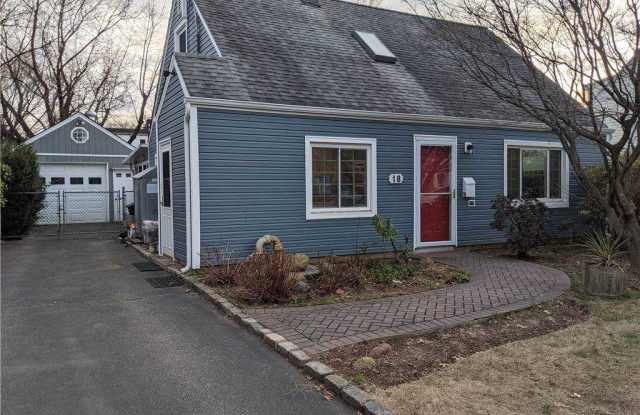 18 Harvard Street - 18 Harvard Street, Albertson, NY 11577