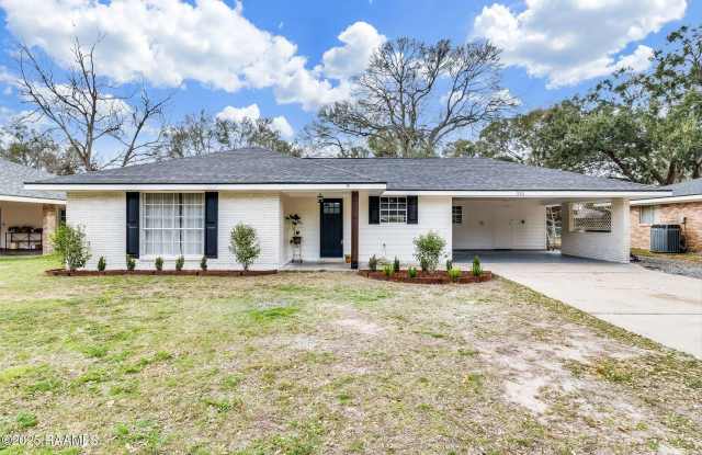310 Elmwood Dr photos photos
