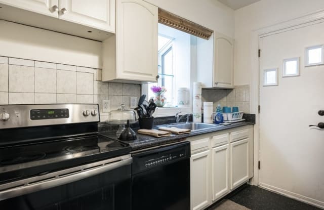 1927 Quincy St Ne - 1927 Quincy Street Northeast, Washington, DC 20018