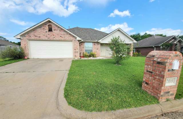 208 Amanda Court photos photos
