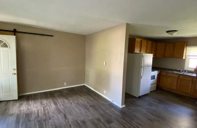 2 Bedroom 1 Bathroom Duplex, Available Soon Gallery 3