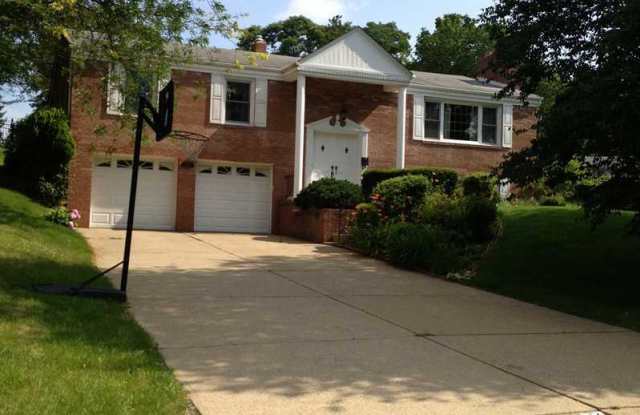 1297 OLD MEADOW ROAD - 1297 Old Meadow Road, Upper St. Clair, PA 15241