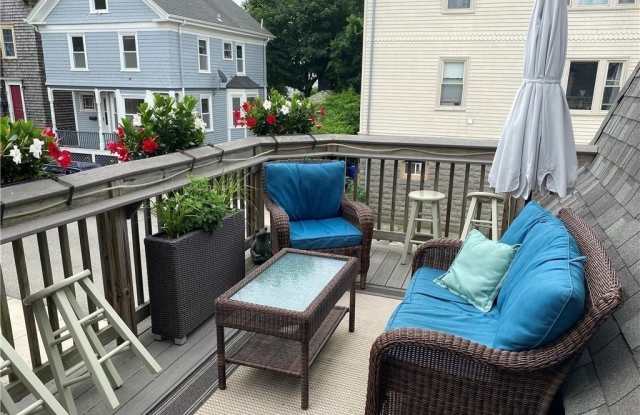 4 Hammond Street unit: 5 photos photos