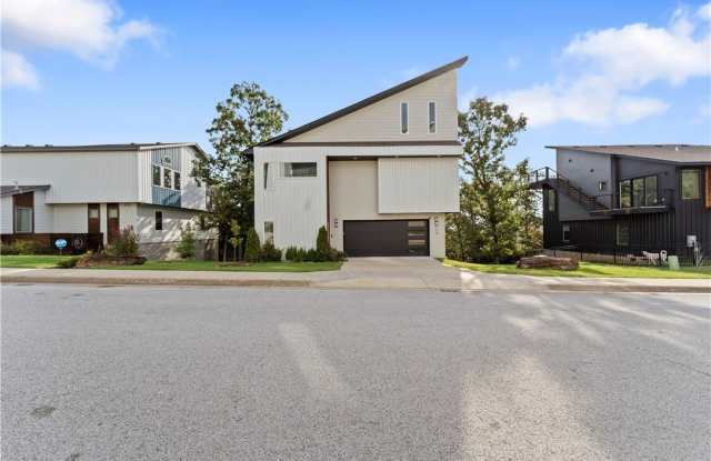 134 S Paddock Loop Gallery 2