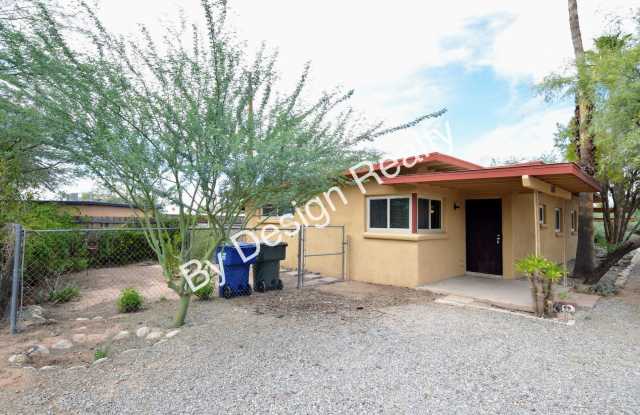 Clean and Fresh Midtown 2 Bedroom 1 Bath - Small Multi Unit Complex Gallery 3