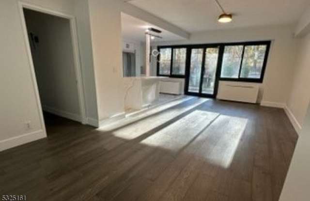 609 South Orange Ave Gallery 2