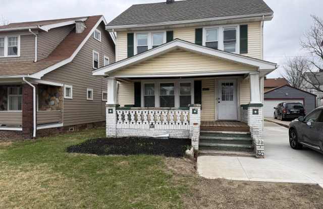 13715 Thornhurst Avenue photos photos