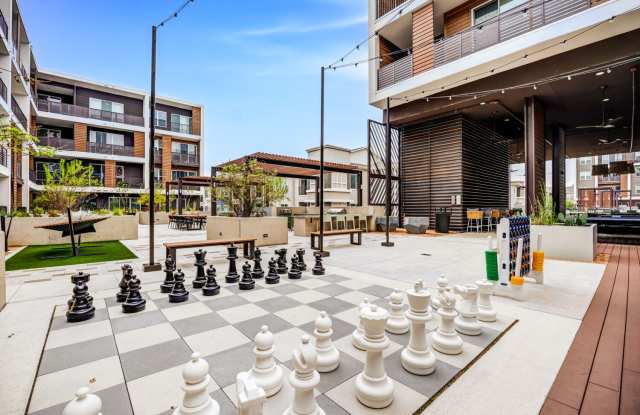 Lakeshore Pearl Gallery 2