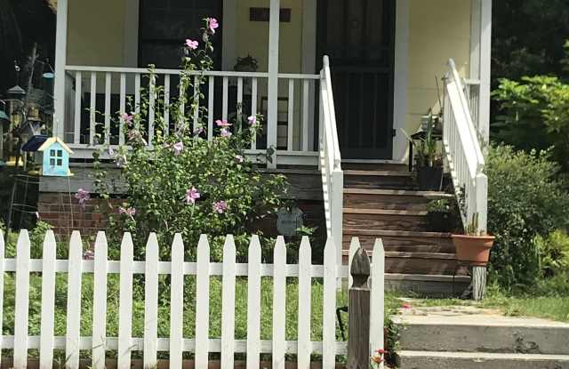 802 East Belmont Street photos photos