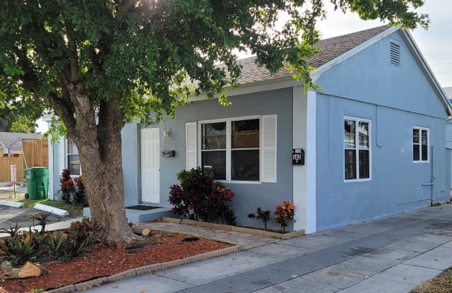 163 East 27th Street - Main house - 163 East 27th Street, Riviera Beach, FL 33404