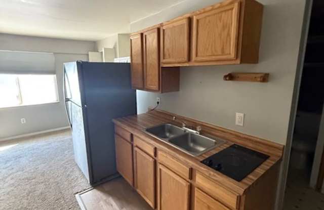 Studio- Ample Parking Next To MSU photos photos