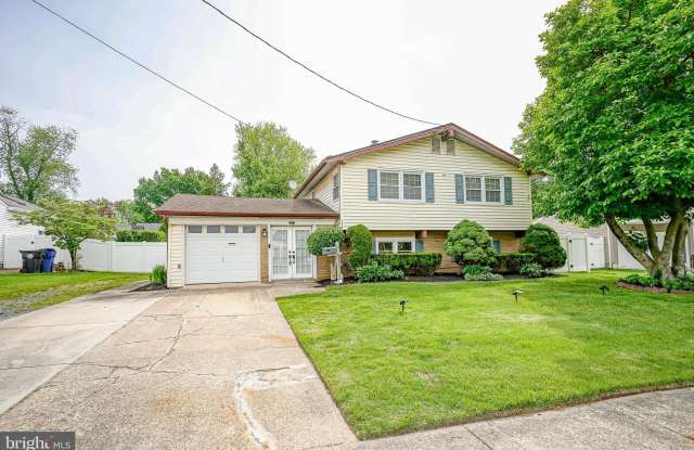 2402 BEVERLY ROAD photos photos