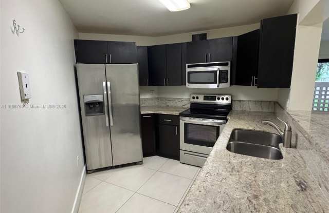 10245 NW 9th St Cir photos photos