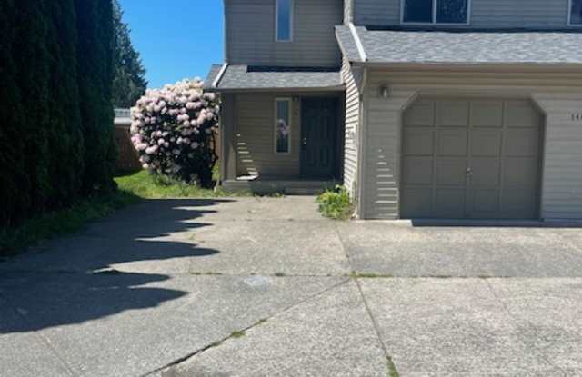 3 Bed, 2 1/2 Bath Apartment w/garage in duplex in Auburn, WA, $2,750/mo. photos photos