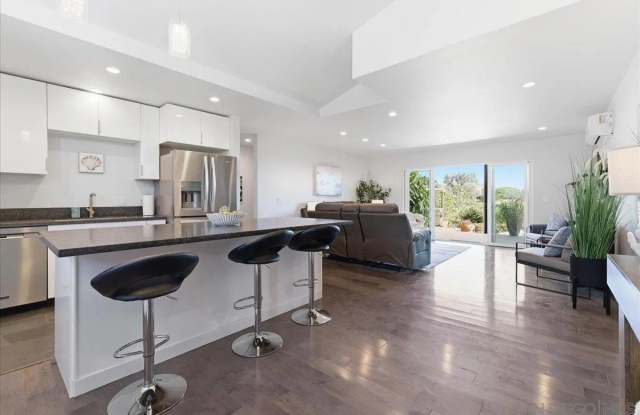 5447 Soledad Rd Gallery 3