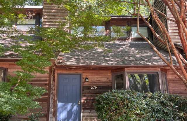 Rustic 2 Bedroom Condo in Convenient Location photos photos