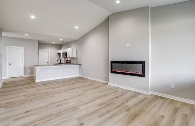 Long Beach-Dolly Plan Gallery 4