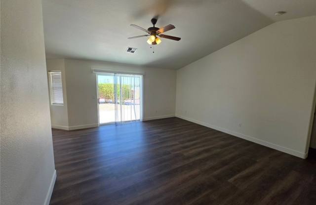 2086 E Jamie Road Gallery 3