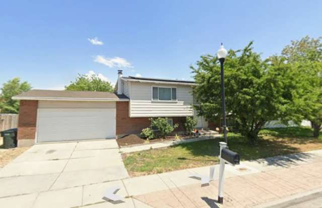 4141 3600 W Gallery 3