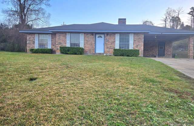 3 Bedroom 2 Bathroom Brick Home in Pineville - Large Yard - $1600 per month photos photos