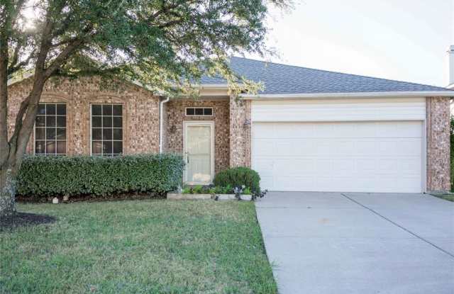 7900 Hidden Path Lane - 7900 Hidden Path Lane, Denton, TX 76210