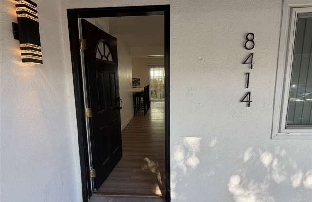 8414 Owensmouth photos photos