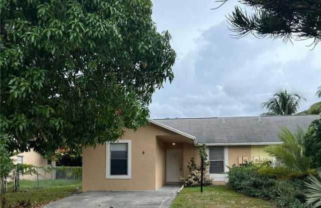 9 NE 44TH ST #9 DEERFIELD BEACH, FL 33064 photos photos