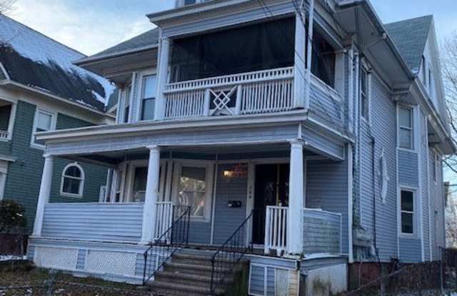 338 Sherman Ave Gallery 4