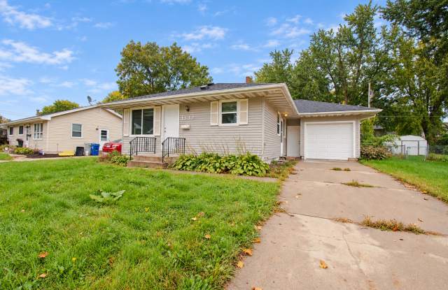 Bright & Charming 3-Bedroom Elton Hills Rambler Gallery 1