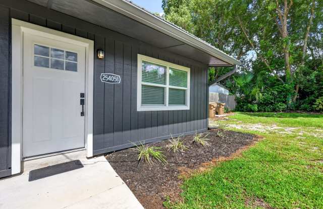 Beautifully Updated 2BR/2BA Duplex in Sorrento Gallery 3