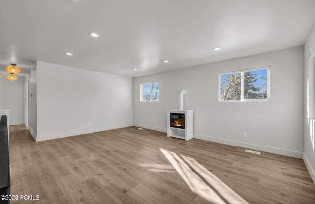 6236 N Countryside Circle Gallery 3
