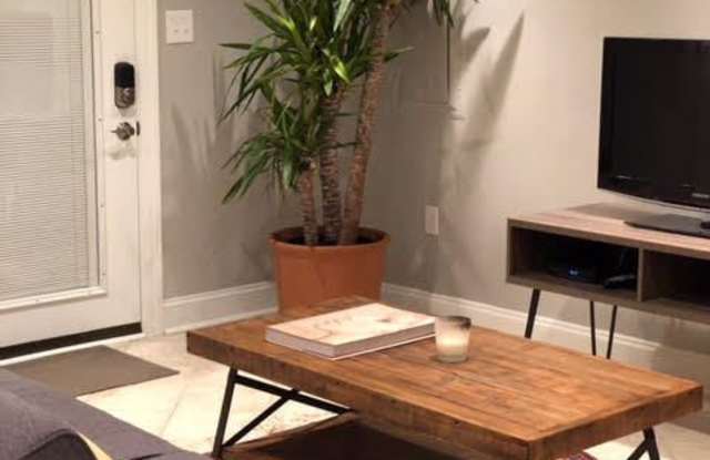 434 Randolph Street NW Gallery 4