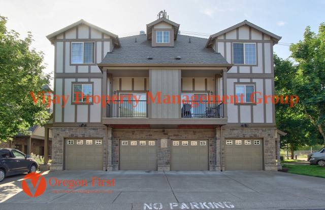 825 NE Wheelock Place photos photos