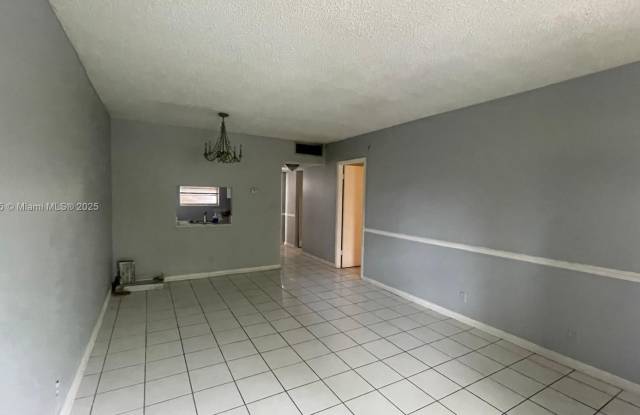 5061 W Oakland Park Blvd photos photos