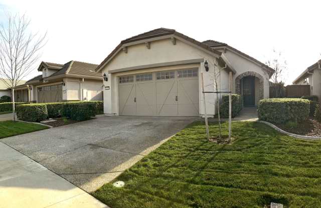 55+ Community Home in Great Condition! - 8317 Peak Forest Way, Elk Grove, CA 95757