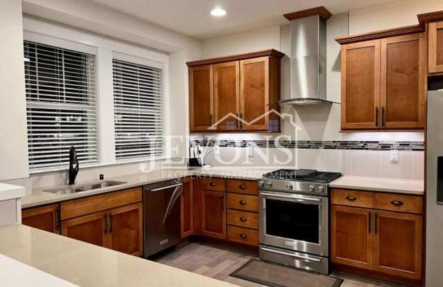 Spacious 3-story townhome in Issaquah Highlands – Top schools, minutes from Lake Sammamish, walking distance to Grand Ridge Plaza! - 1328 Williamsburg Walk Northeast, Issaquah, WA 98029 Spacious 3-story townhome in Issaquah Highlands – Top schools, minutes from Lake Sammamish, walking distance to Grand Ridge Plaza! - 1328 Williamsburg Walk Northeast, Issaquah, WA 98029